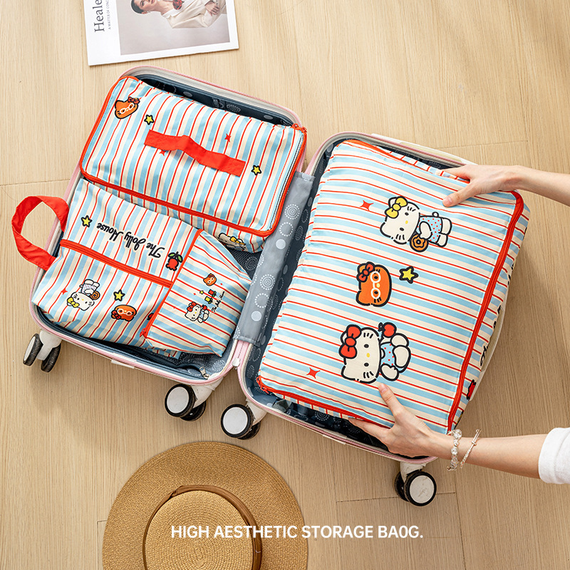 Hello Kitty Striped Travel Sto - Travel Accessories Logo recension och pris