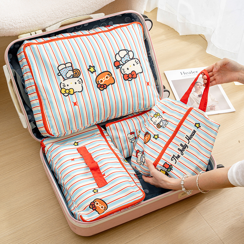 Hello Kitty Striped Travel Sto - Travel Accessories Logo recension och pris